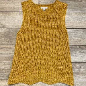 EUC!!! Mi ami Womens Gold Sleeveless Pullover Sweater~Size MEDIUM